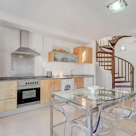 Pleasant Duplex San Juan With 2 Bedrooms Lejlighed